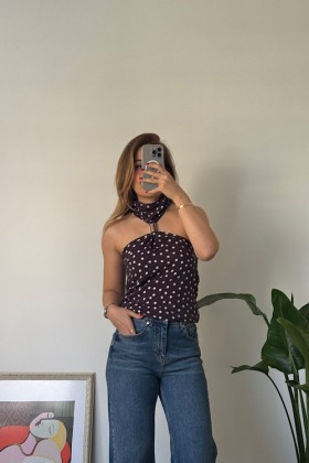 KAHVE PUANTİYELİ AKSESUAR DETAYLI BLUZ - Kahve