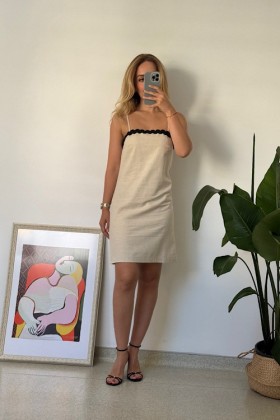 BEJ KETEN GÖĞÜS KISMI BİĞELİ ELBİSE