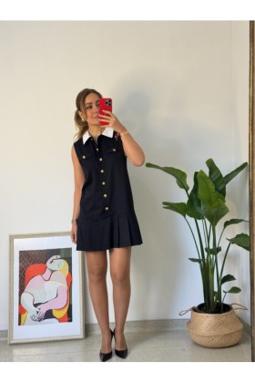 SİYAH GOLD DÜĞME DETAYLI PİLELİ ELBİSE - Siyah